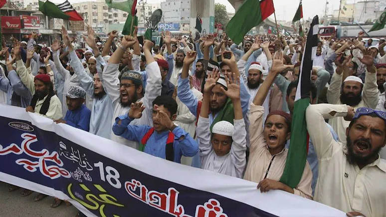 U.S. Catholic Reveals ‘What Catholics Can Learn from Islam About…