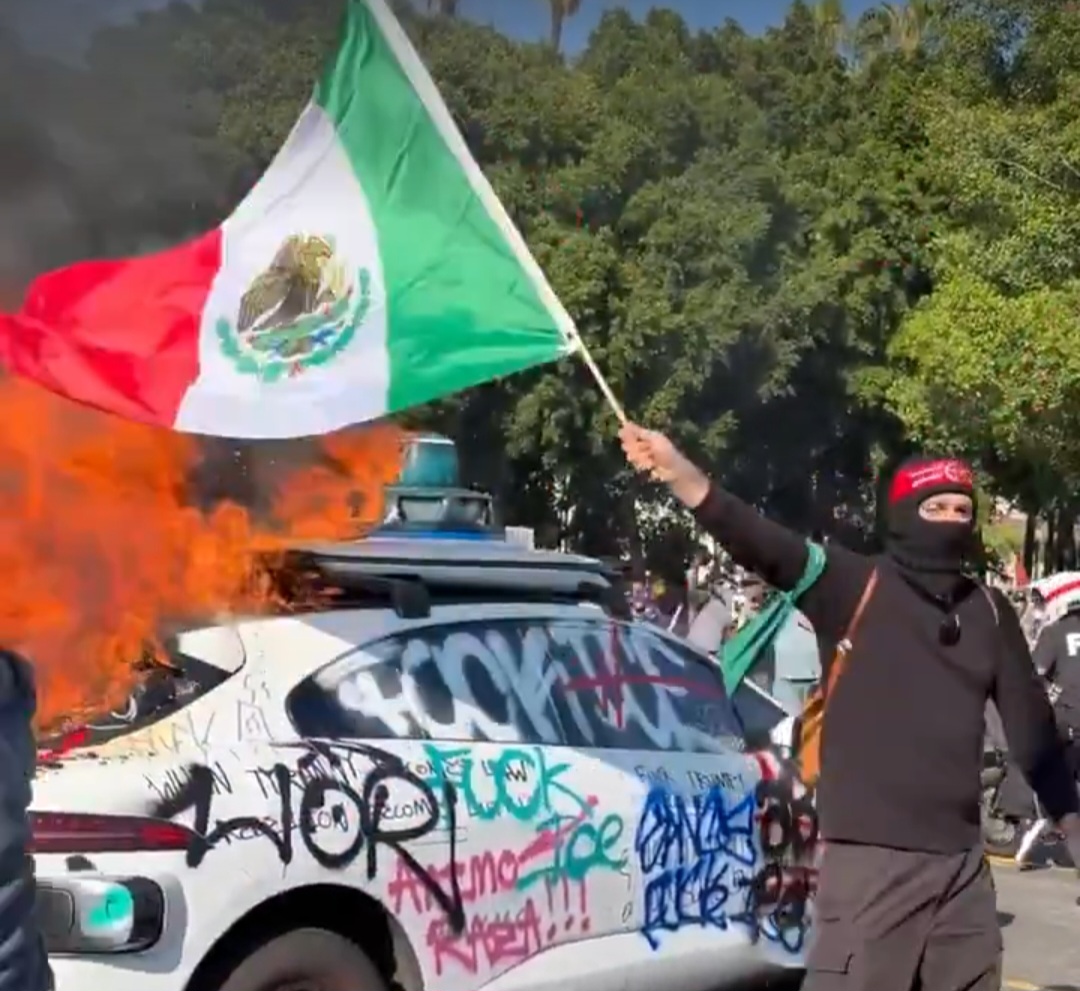 NextImg:Jihadists Show Up to Attack ICE in LA