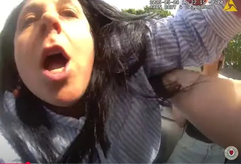 NextImg:Every Aspiring Dem is Helping Illegal Aliens Escape
