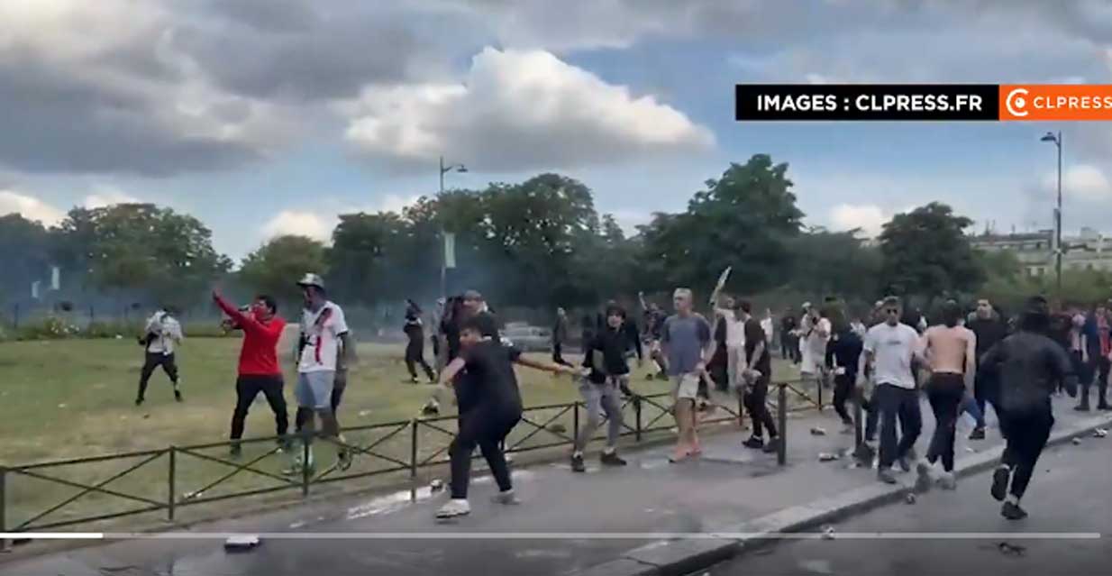 NextImg:Paris: The War Zone