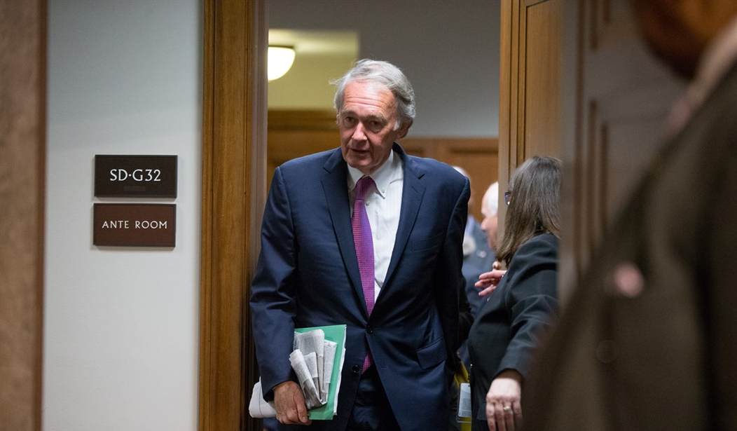 NextImg:You Can Get a Job in This Senator’s Office, Unless…