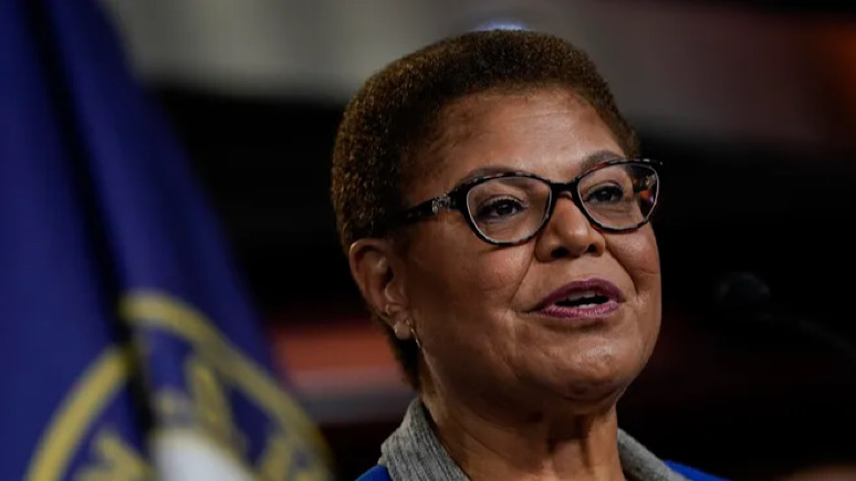NextImg:California Mayors Urge Cops, Gang Members to Fight ICE