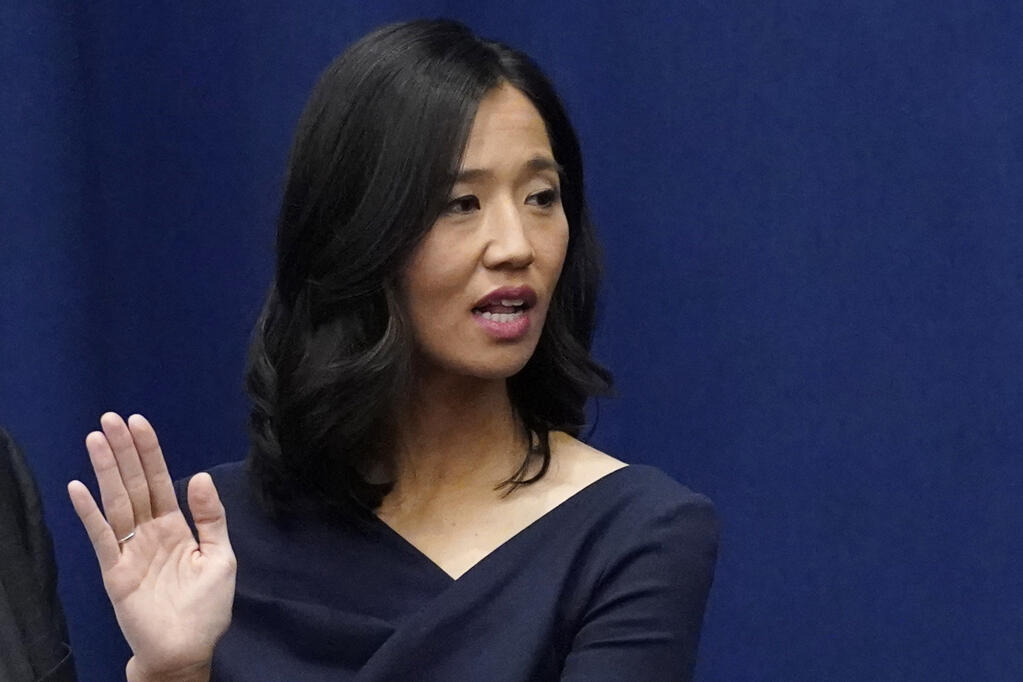 NextImg:Sanctuary City Mayors Fight Immigration Law Enforcement