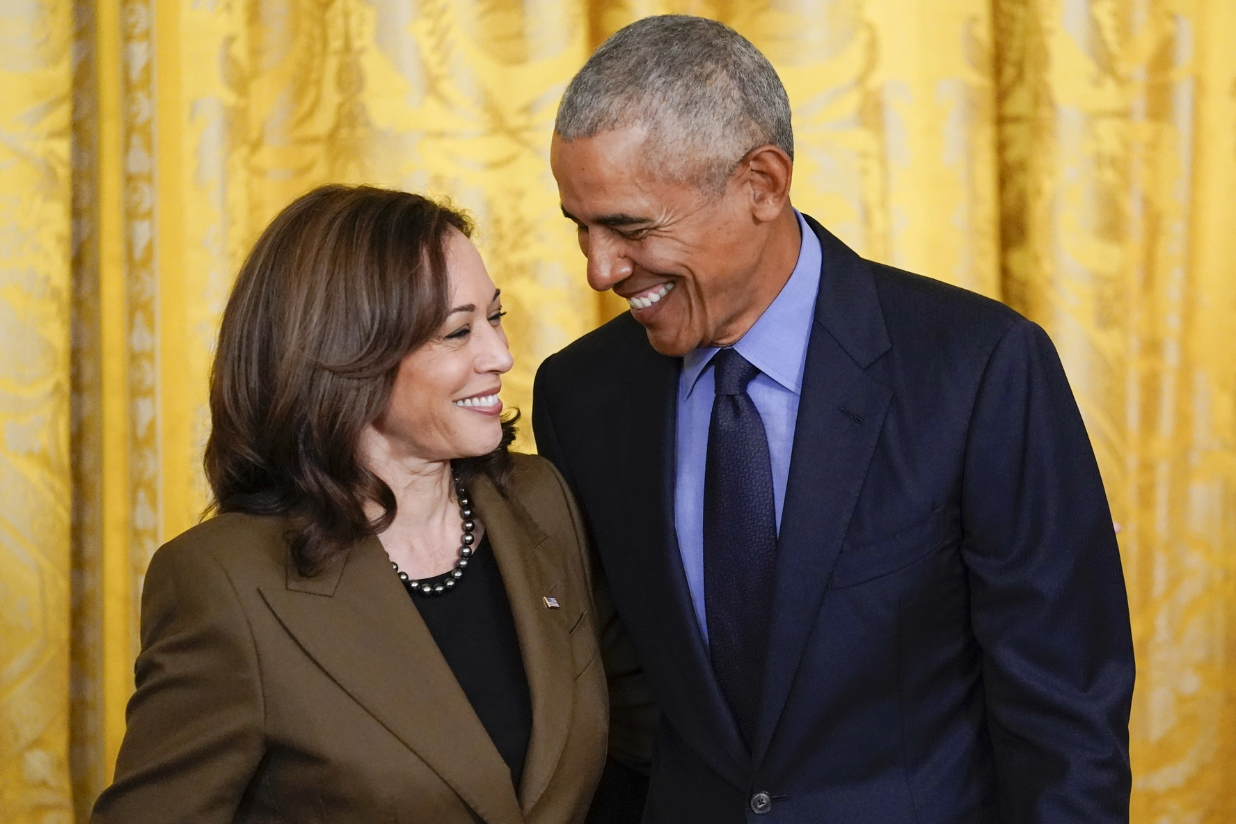 NextImg:Kamala's Unrequited Love Affair with Obama