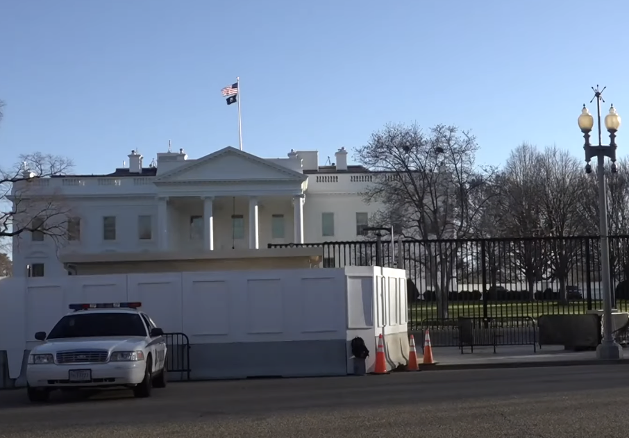 NextImg:D.C. Can't and Shouldn't Run Itself