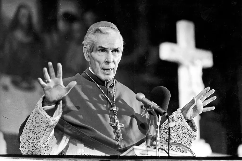 NextImg:Archbishop Fulton J. Sheen: Convert Maker