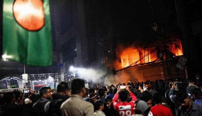 Bangladesh: Muslim Mob Beats Hindu Man, Ties Him to a Tree, and Sets Him on Fire