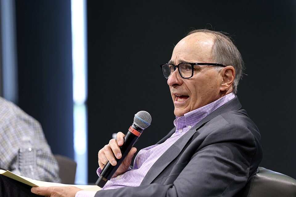 Axelrod’s Axis